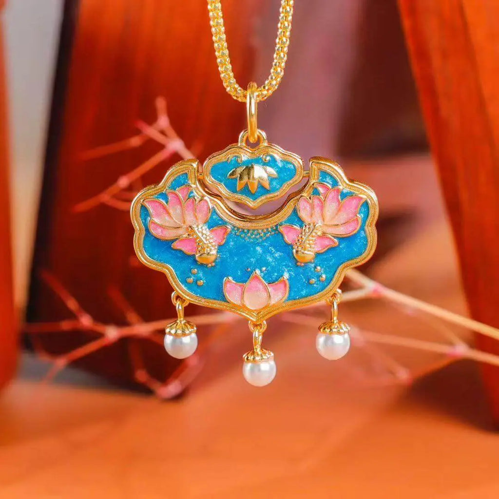  Lotus Goldfish Luck Lock Pendant – Goldfish Detail Close Up