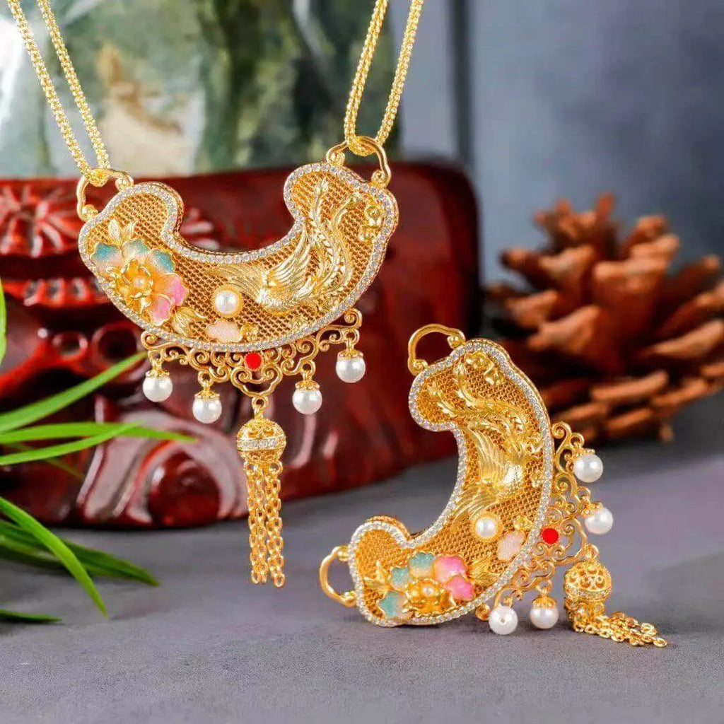 Phoenix Peony Ruyi Lock Pendant – Phoenix Detail Close Up