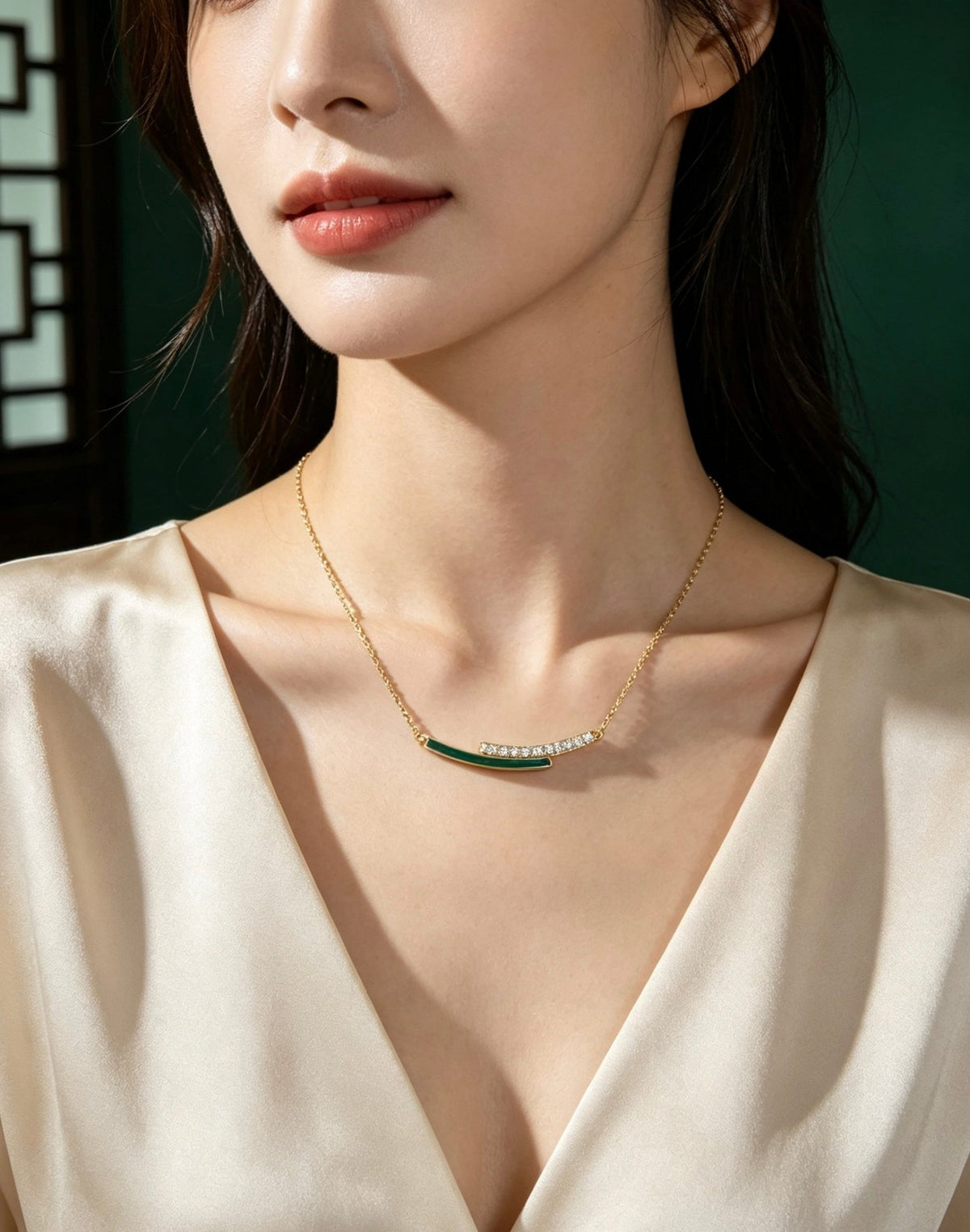 木Wood· Peacock green Emerald Arc Necklace - BodhiBloom